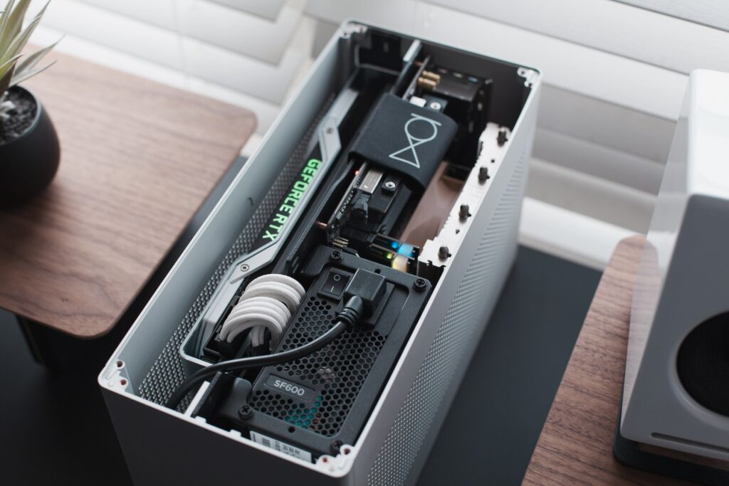 inside of LOQE Ghost S1 PC build case
