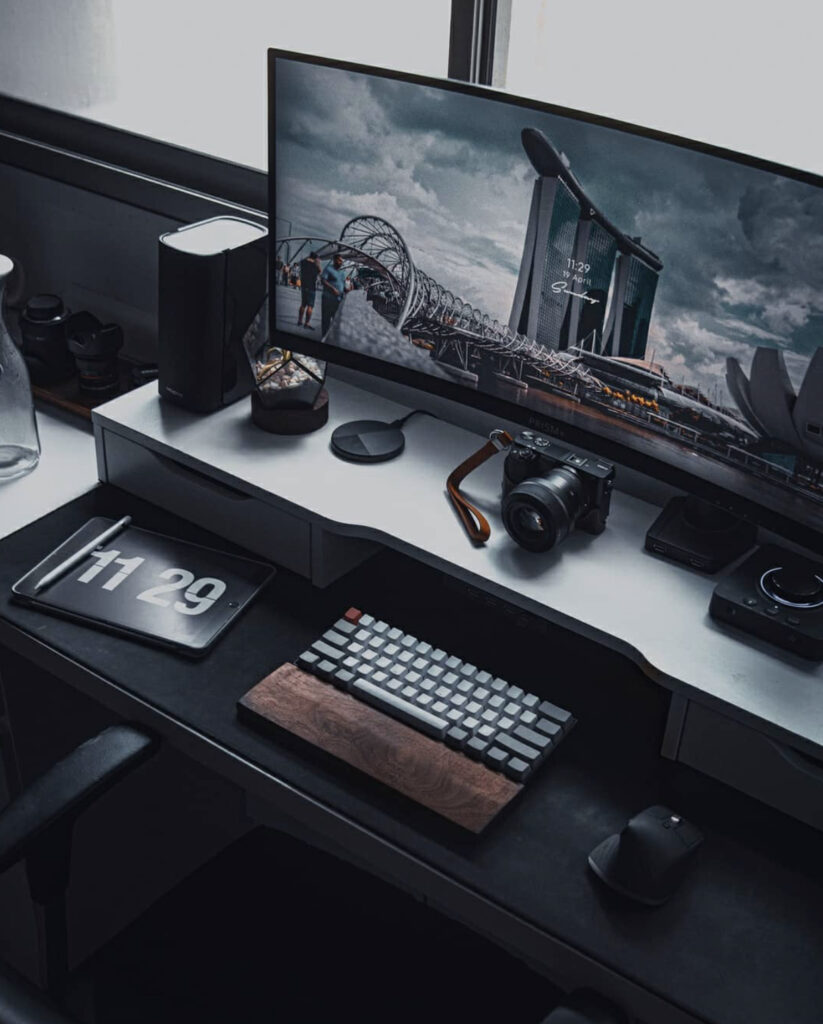 ultrawide setup with custom keyboard and mx master 3