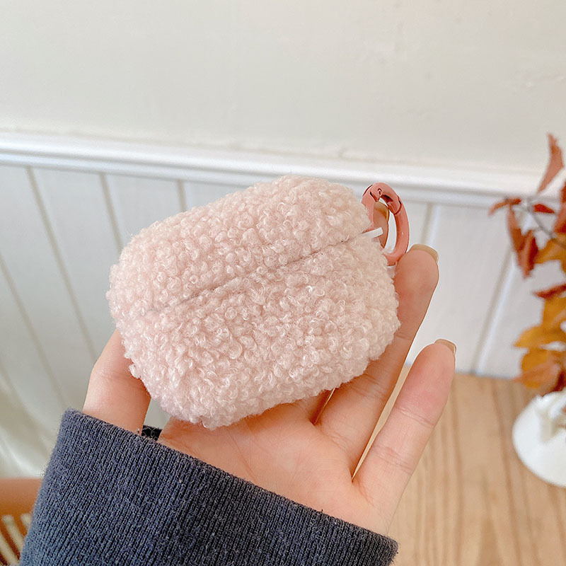 7b09ad9a-97d7-45d7-a180-302899eca32a-1.jpg Fluffy AirPod Case