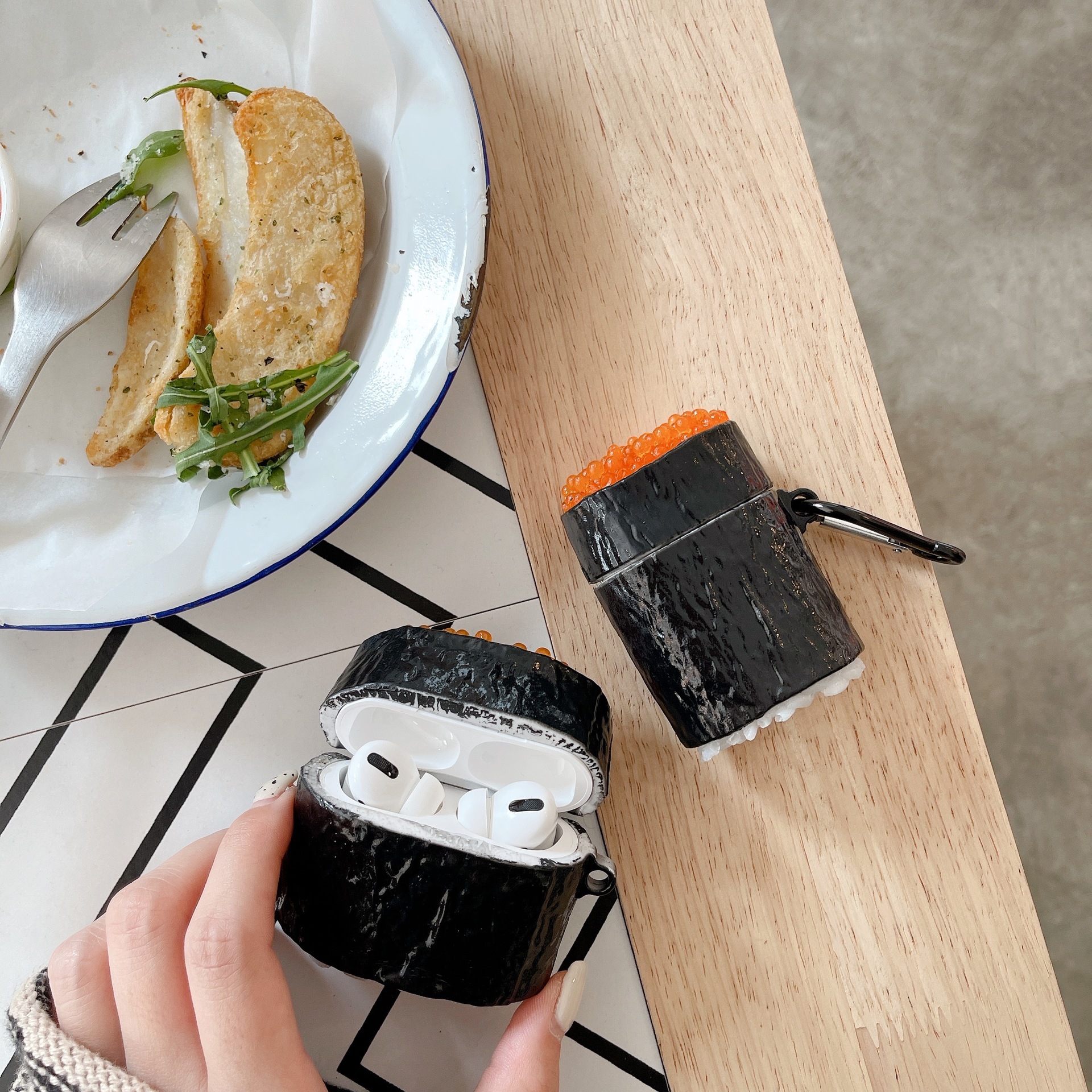 f24d905e-6289-495f-9027-82c2b43003b4.jpg Sushi AirPod Case