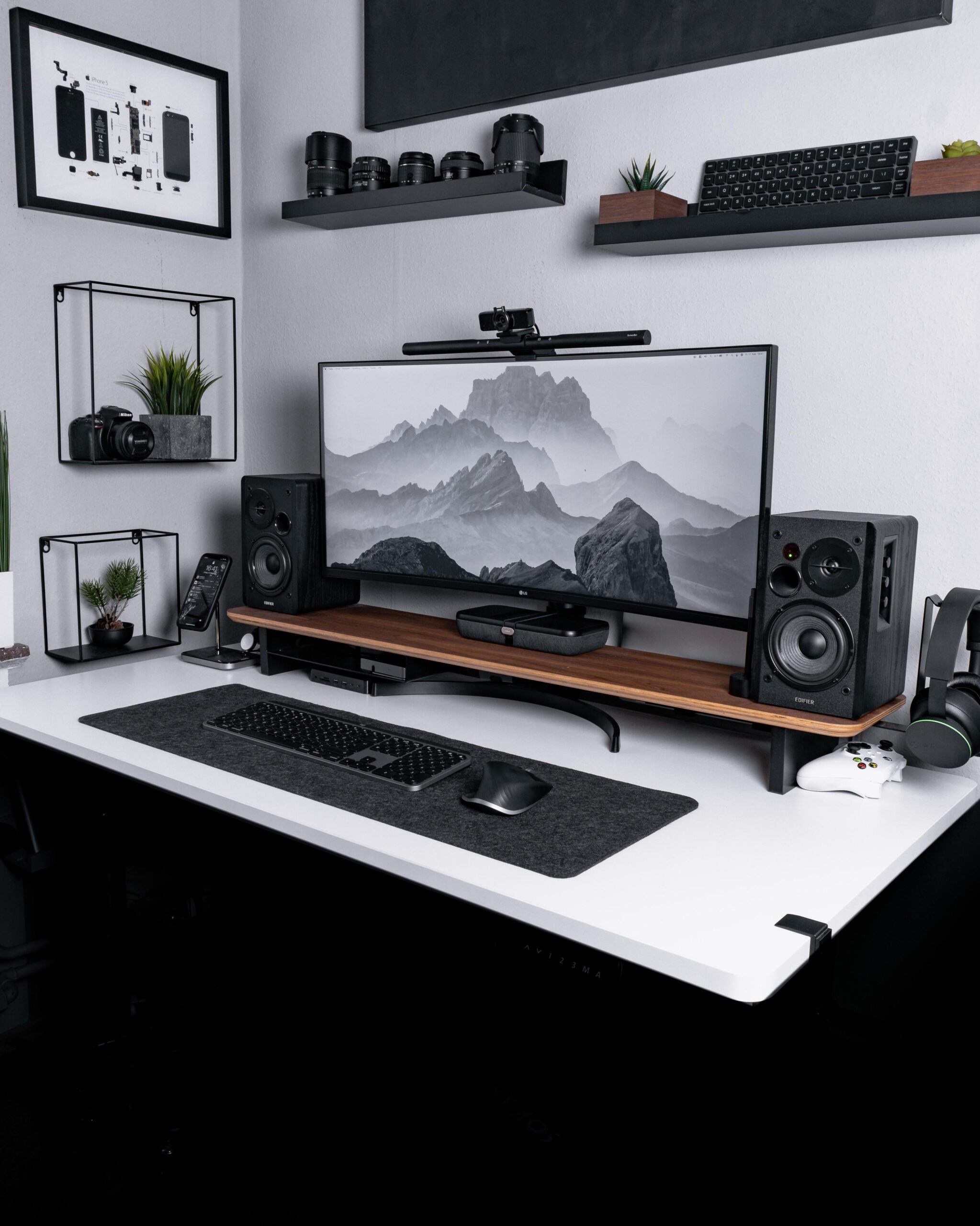 curved monitor desk setup