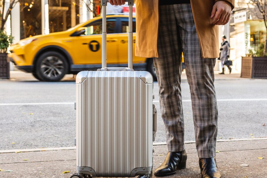 MVST Trek Aluminum Suitcase review